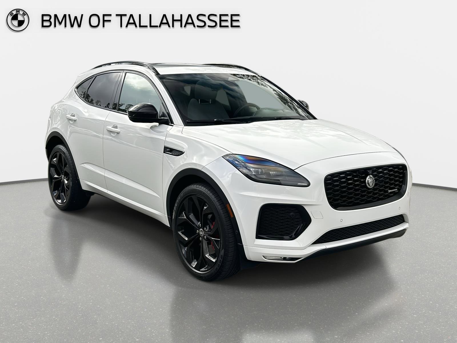 Used 2024 Jaguar E-PACE R-Dynamic SE image 3