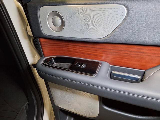 Used 2023 Lincoln Navigator Reserve AWD/4WD image 25