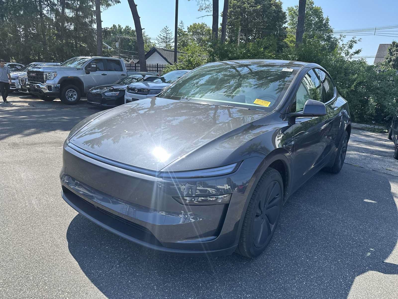 Used 2026 Tesla Model Y 2WD image 3