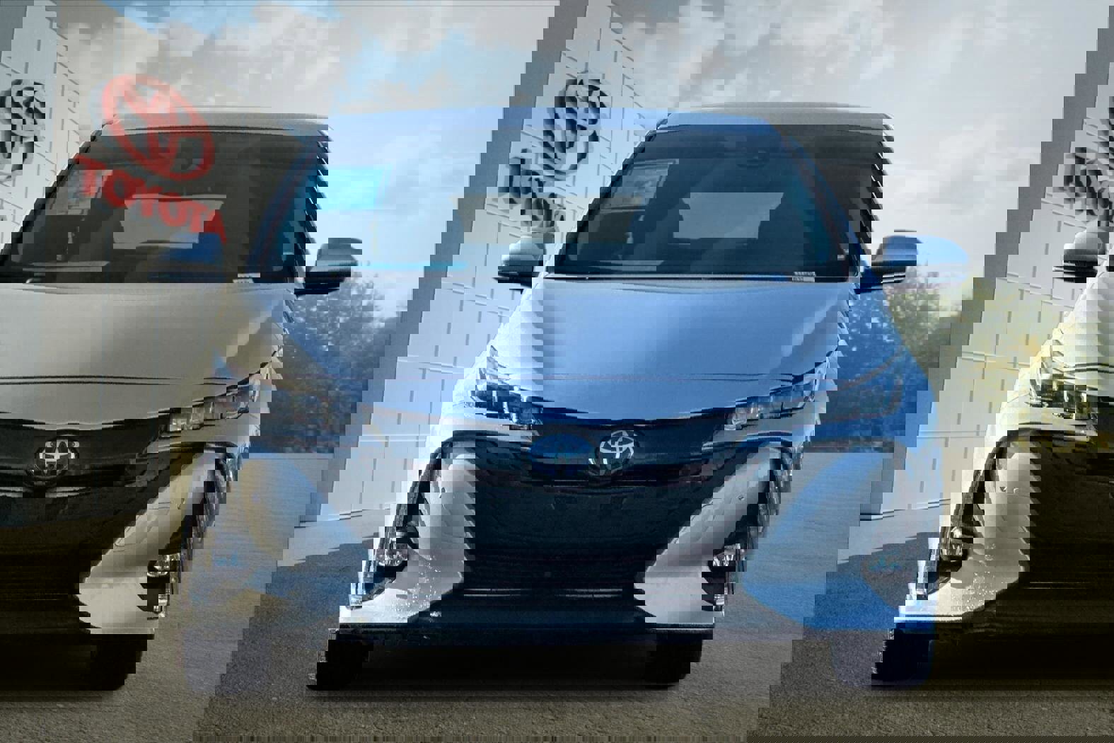 Certified 2019 Toyota Prius Prime Advanced w/ Preferred Accessory Package image 8