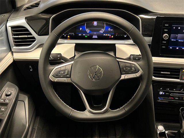 New 2026 Volkswagen Taos SE image 12