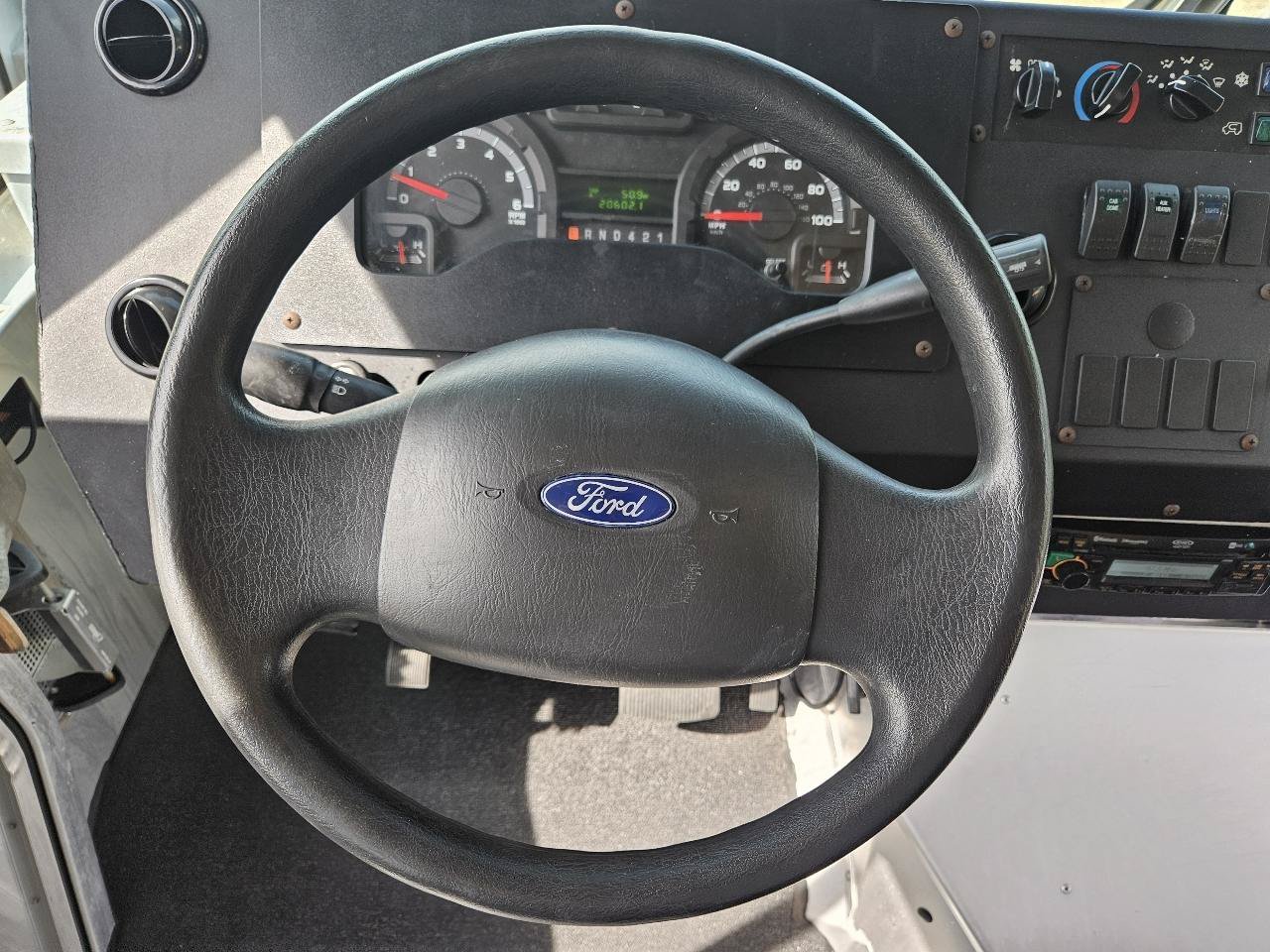 Used 2018 Ford E-350 and Econoline 350 Super Duty w/ A/C Prep Package RWD image 31