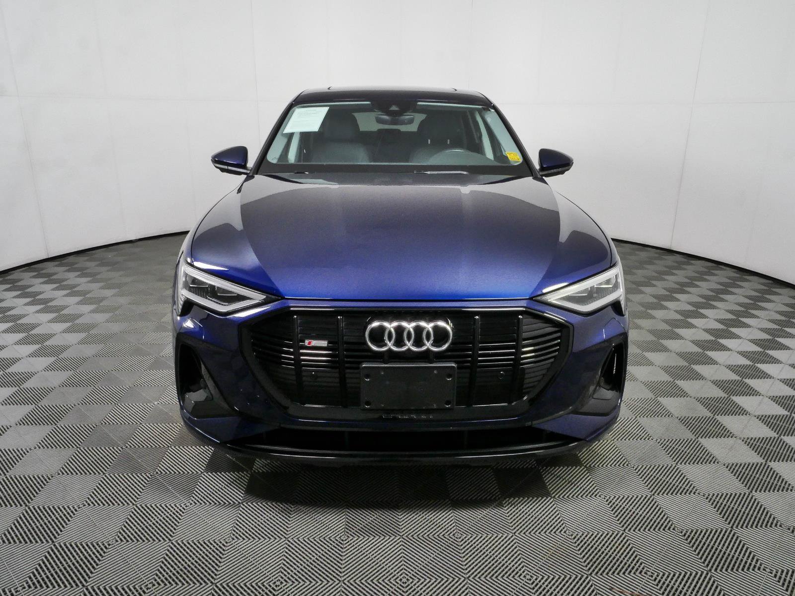 Used 2022 Audi e-tron Premium w/ Convenience Plus Package AWD/4WD image 14