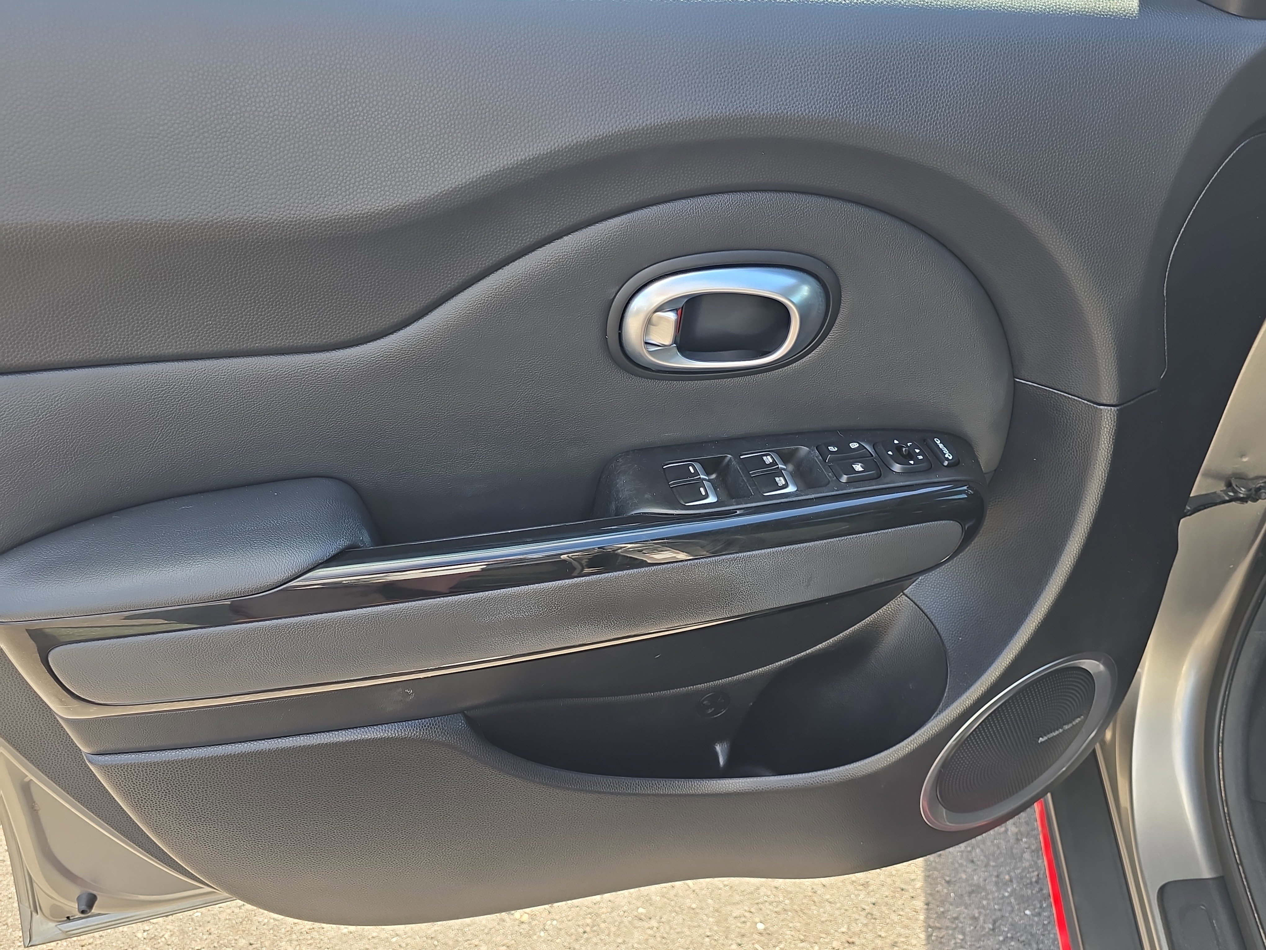 Certified 2018 Kia Soul ! w/ Tech Package FWD image 17