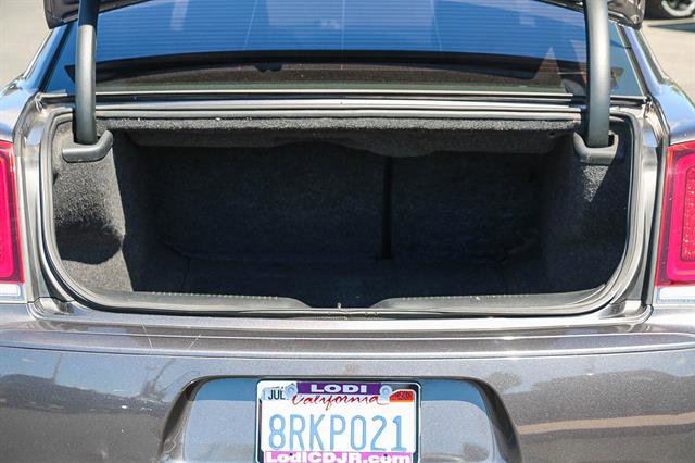 Used 2018 Chrysler 300 S image 26