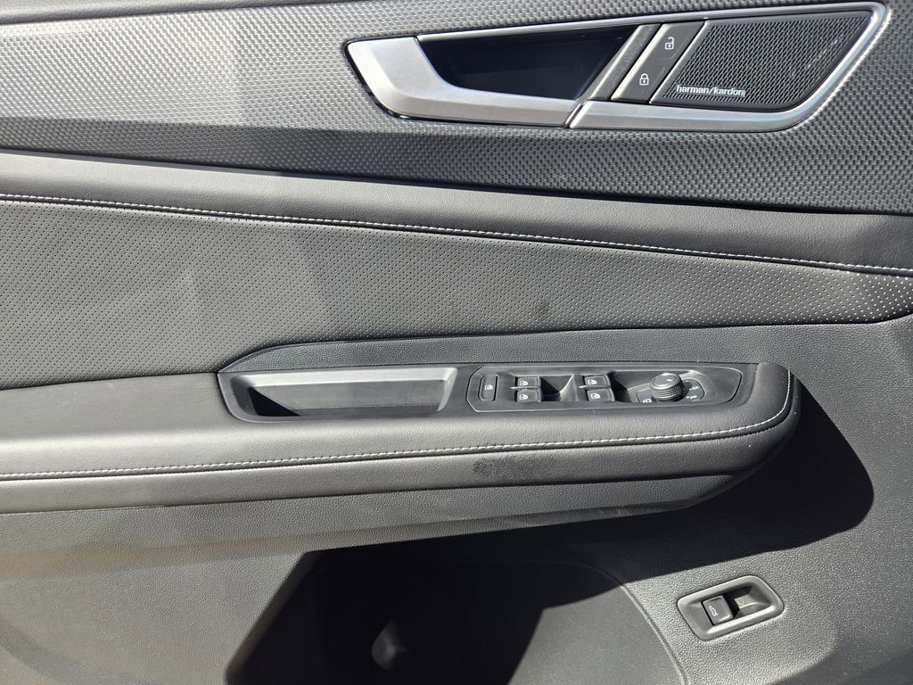 New 2026 Volkswagen Atlas Cross Sport SEL Premium R-Line image 18