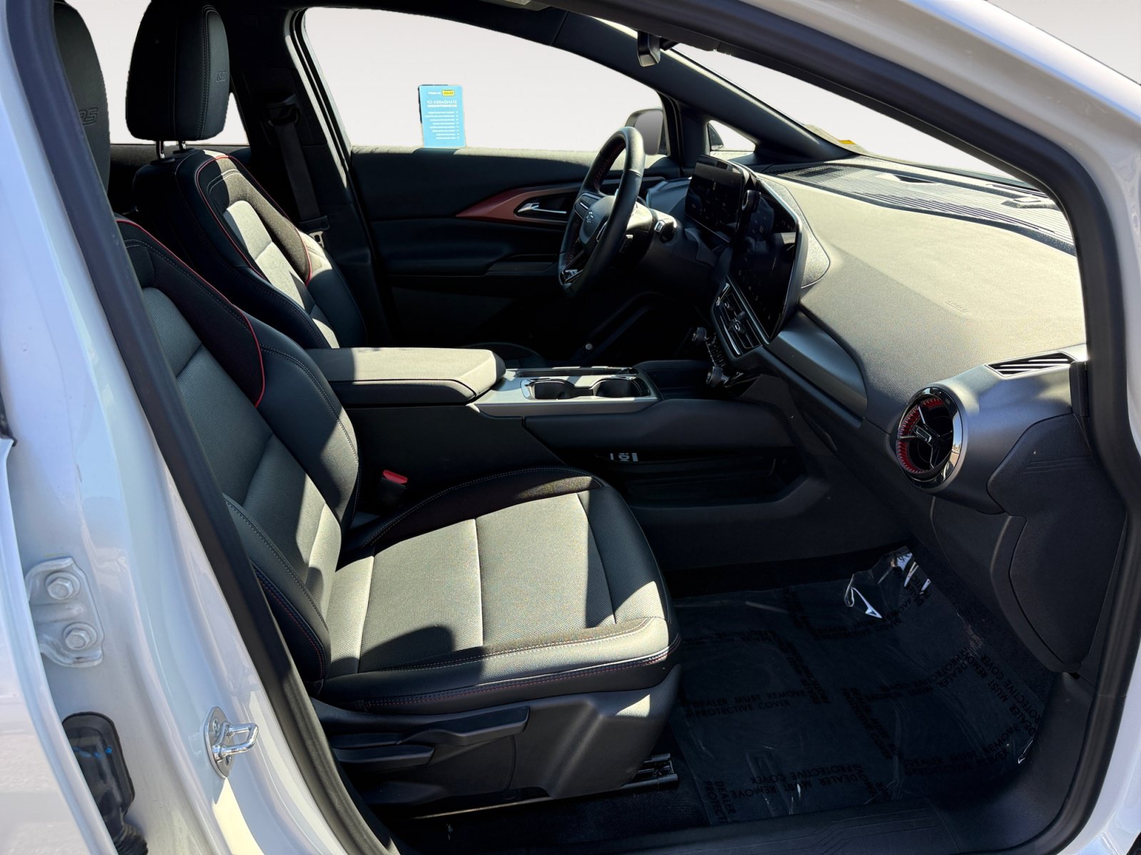 Used 2024 Chevrolet Equinox EV RS w/ LPO, Active Package FWD image 19