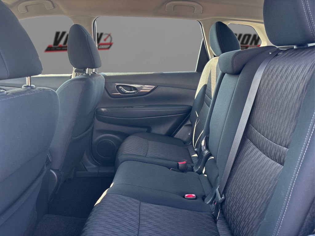 Used 2018 Nissan Rogue S image 10