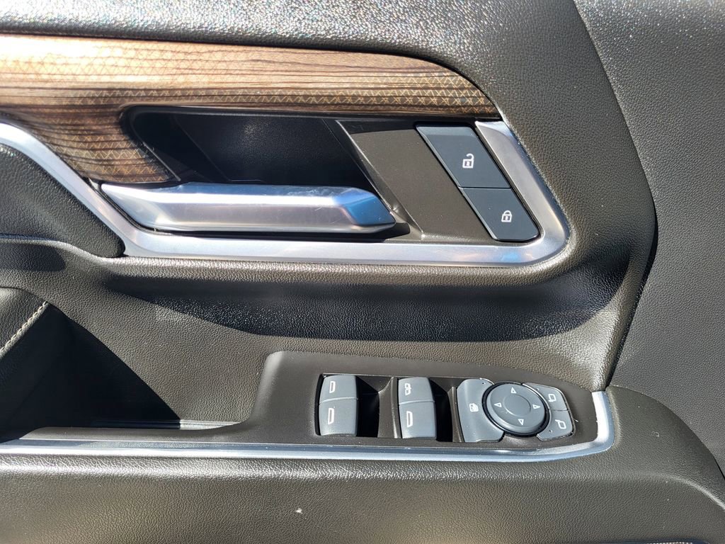 Used 2024 Chevrolet Silverado 2500 LT image 17