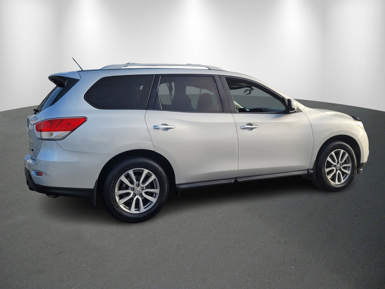 Used 2016 Nissan Pathfinder SV image 7