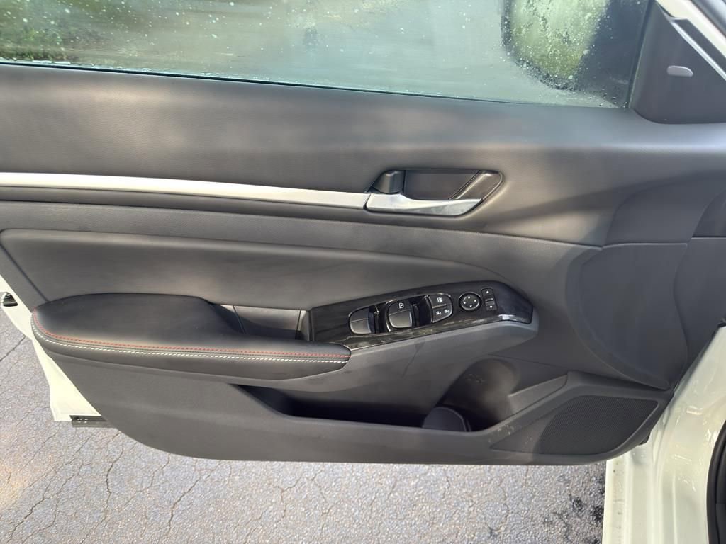New 2025 Nissan Altima 2.5 SR w/ SR Premium Package image 16