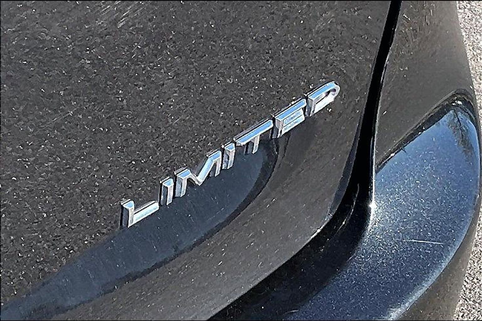 Used 2023 Chrysler Pacifica Limited image 24