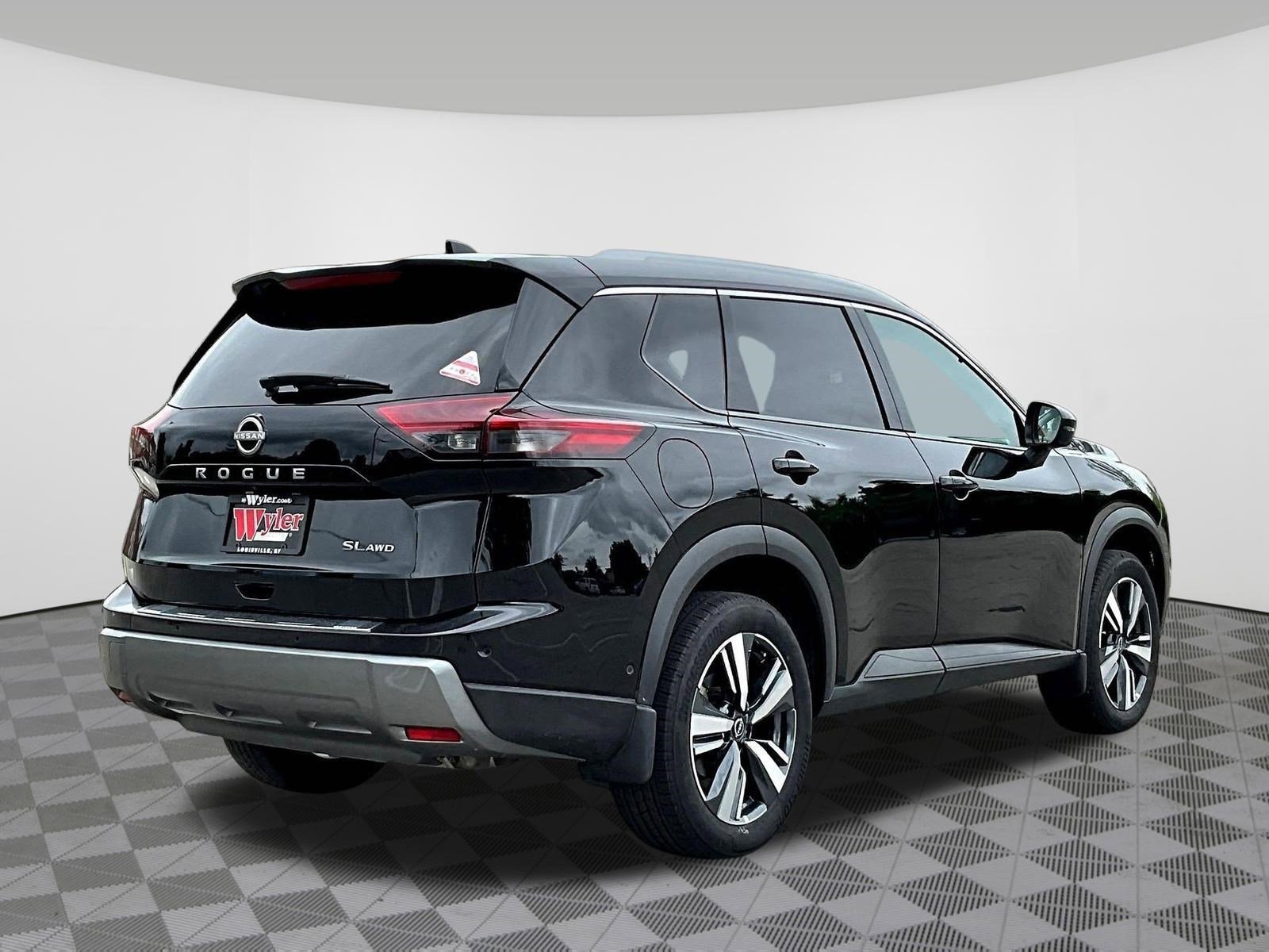Certified 2024 Nissan Rogue SL w/ SL Premium Package AWD/4WD image 6