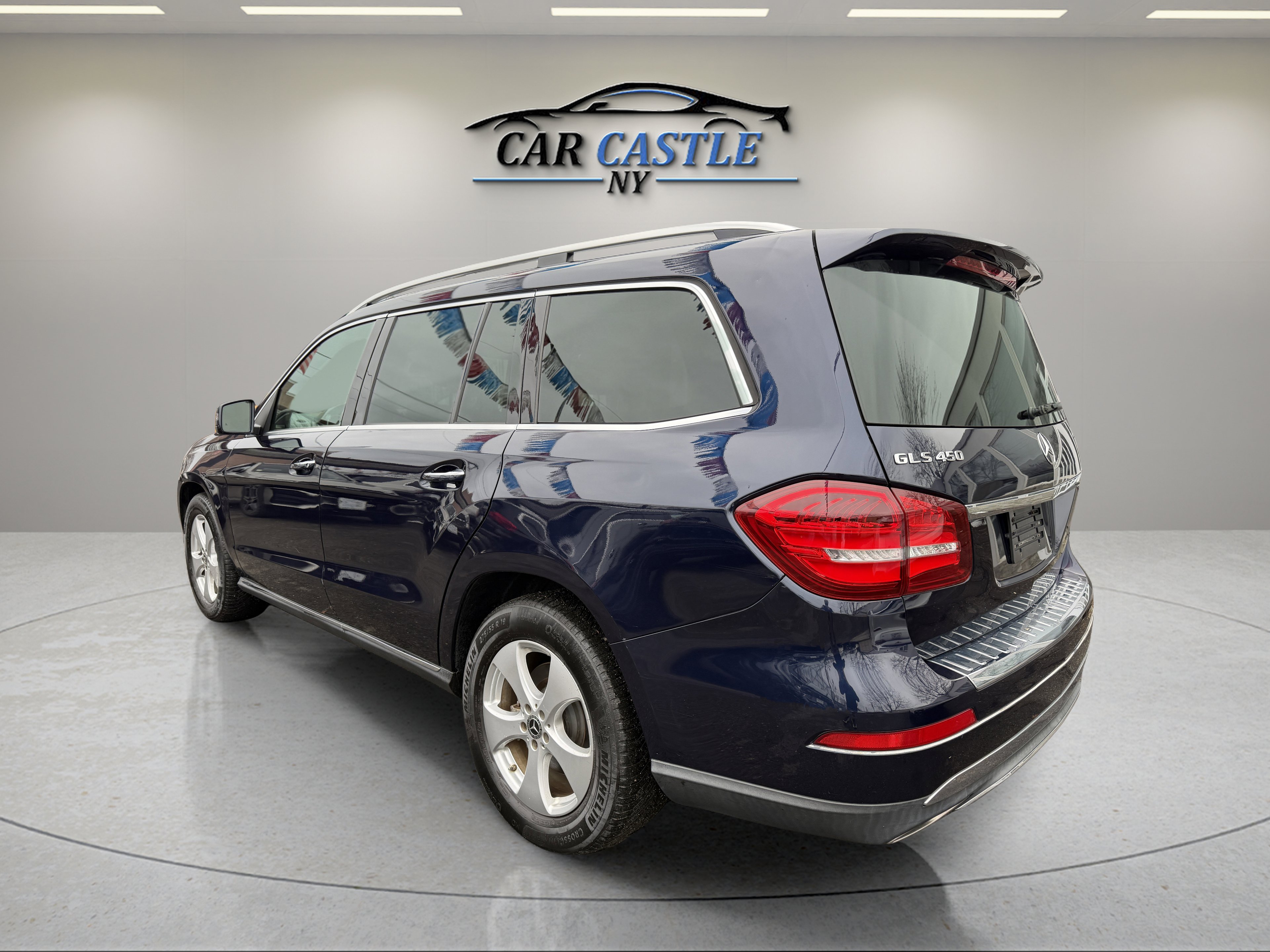 Used 2018 Mercedes-Benz GLS 450 4MATIC w/ Premium Package image 10