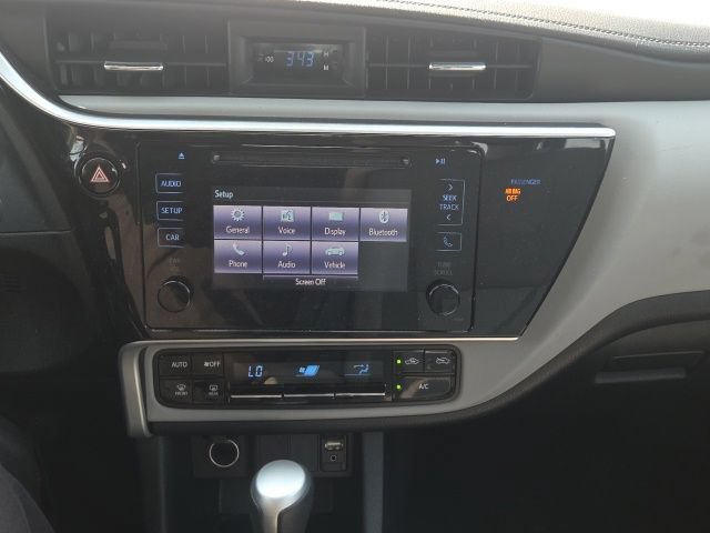 Used 2018 Toyota Corolla LE w/ Carpet Mat Package (TMS) FWD image 22