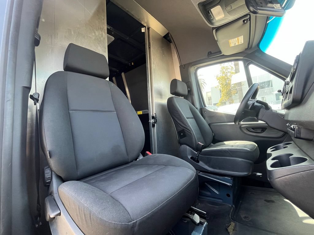 Used 2019 Mercedes-Benz Sprinter 144 image 17