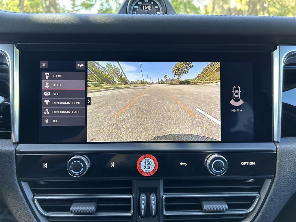 Certified 2025 Porsche Macan Turbo image 13
