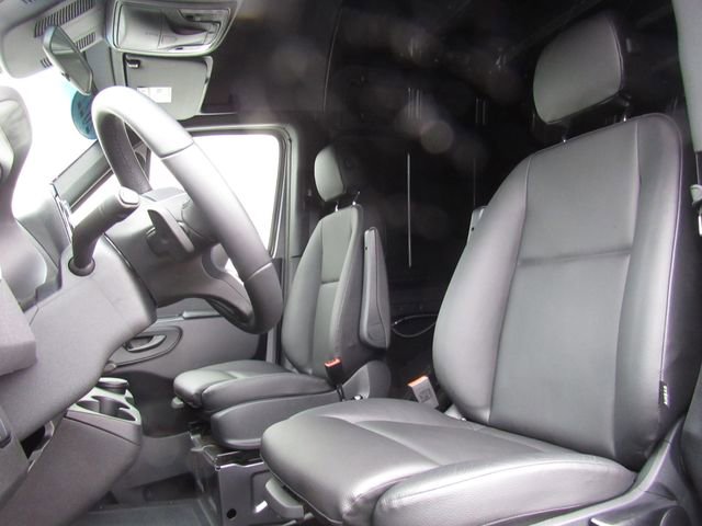 Used 2022 Mercedes-Benz Sprinter 144 Cargo image 10