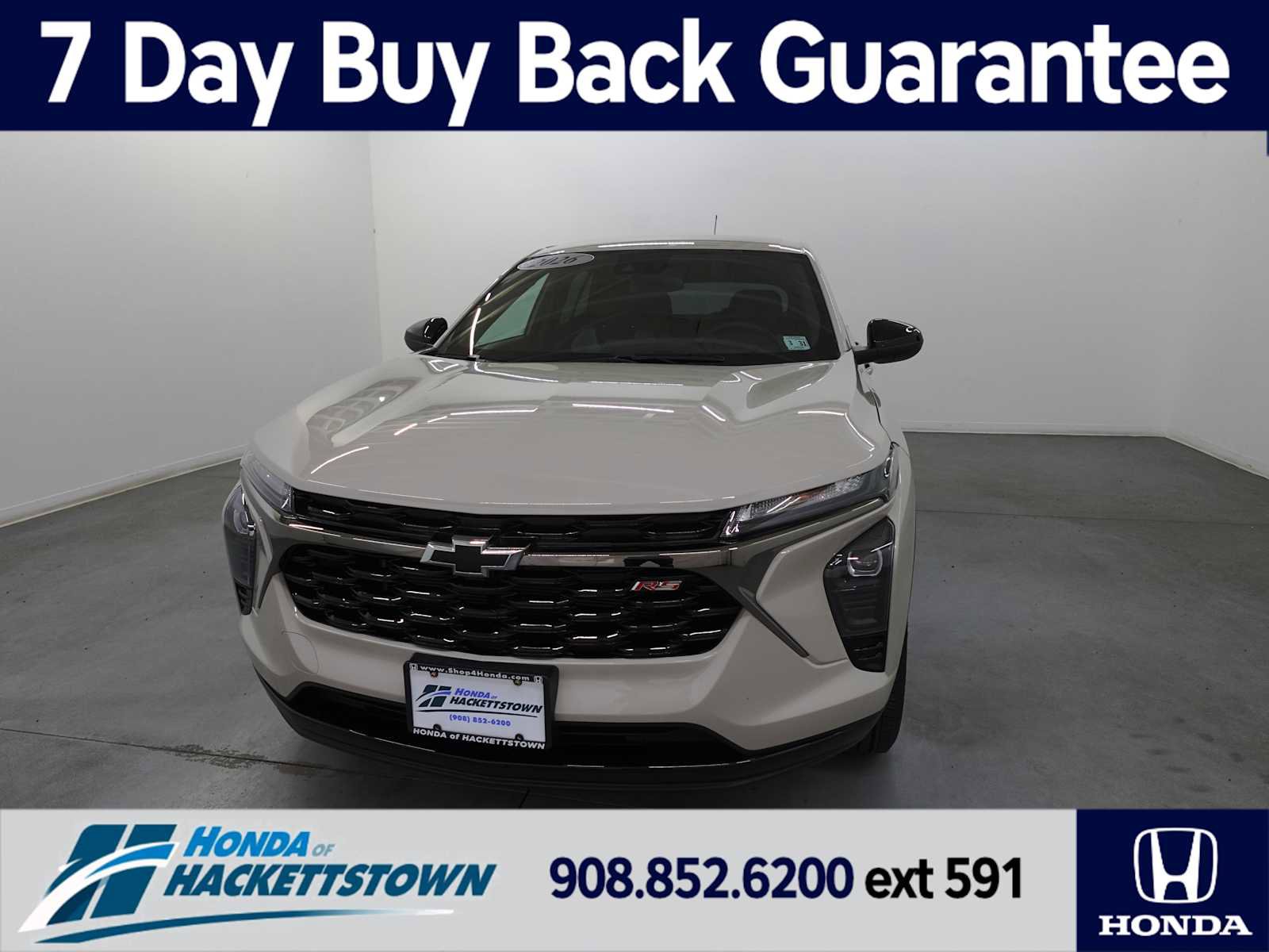 Used 2026 Chevrolet Trax RS FWD image 1