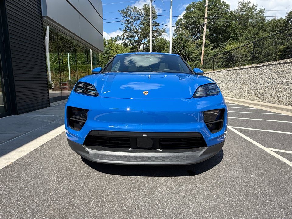 New 2026 Porsche Macan 4 Electric AWD/4WD image 10