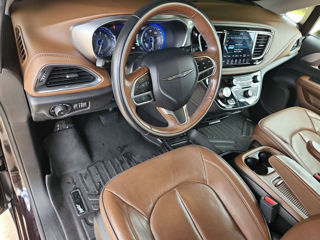 Used 2019 Chrysler Pacifica Limited FWD image 11