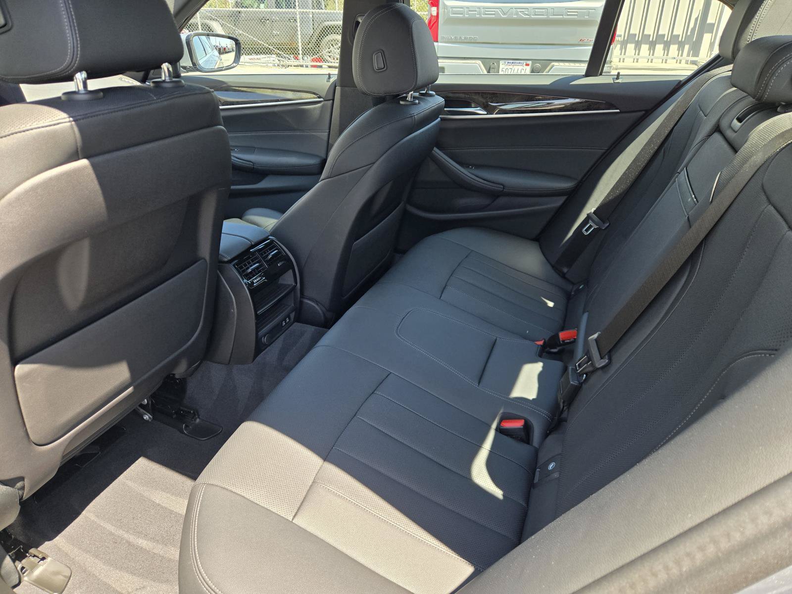 Used 2023 BMW 530i w/ Convenience Package RWD image 25