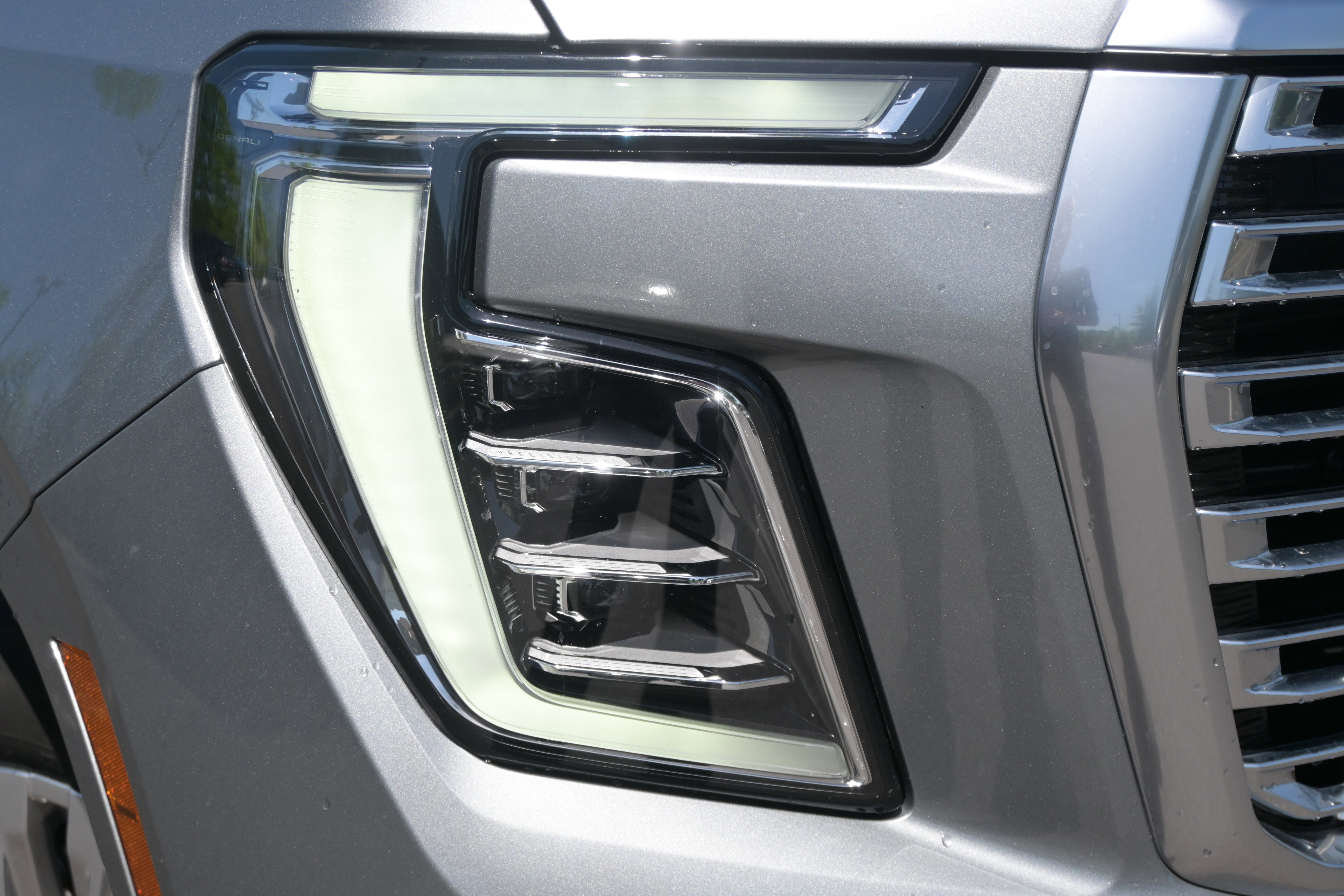 Used 2025 GMC Yukon Denali image 11