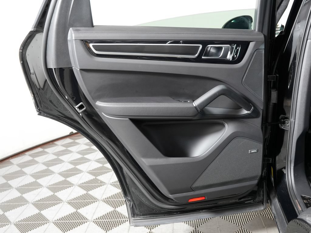Certified 2021 Porsche Cayenne GTS AWD/4WD image 38