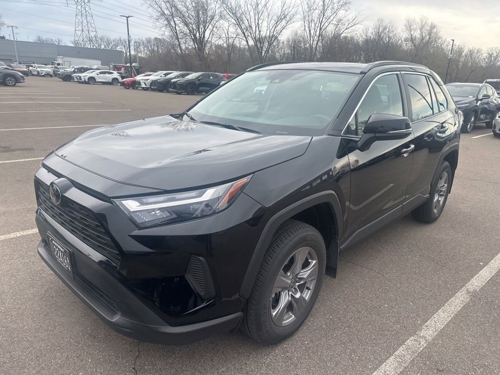 Used 2022 Toyota RAV4 XLE w/ Convenience Package AWD/4WD image 18