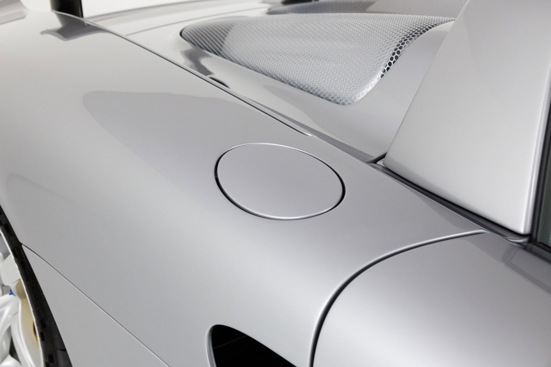 Used 2004 Porsche Carrera GT RWD image 70