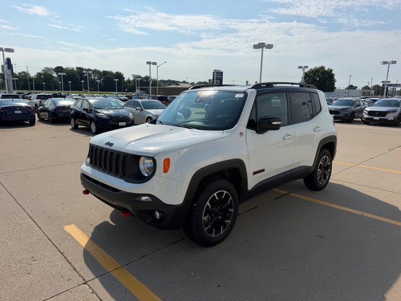 Used 2023 Jeep Renegade Trailhawk AWD/4WD image 6