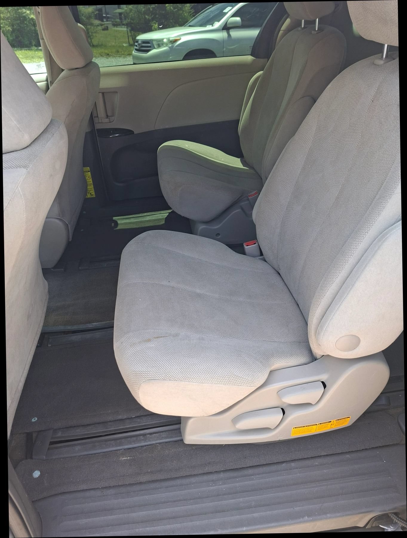 Used 2013 Toyota Sienna L FWD image 8