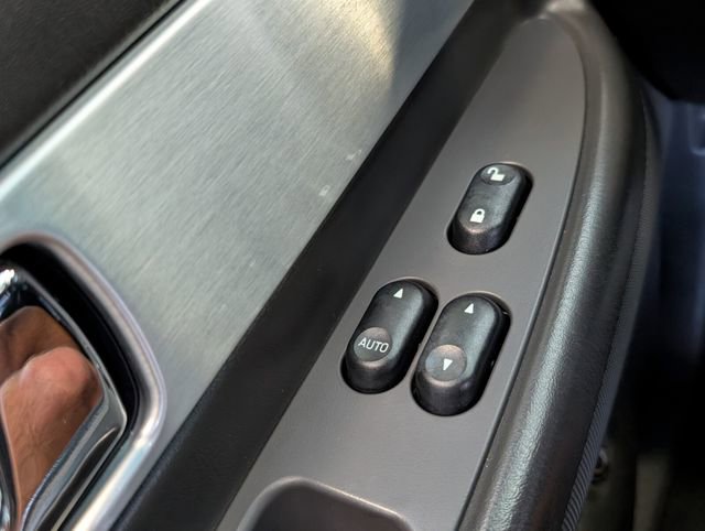 Used 2002 Ford Thunderbird Base image 33