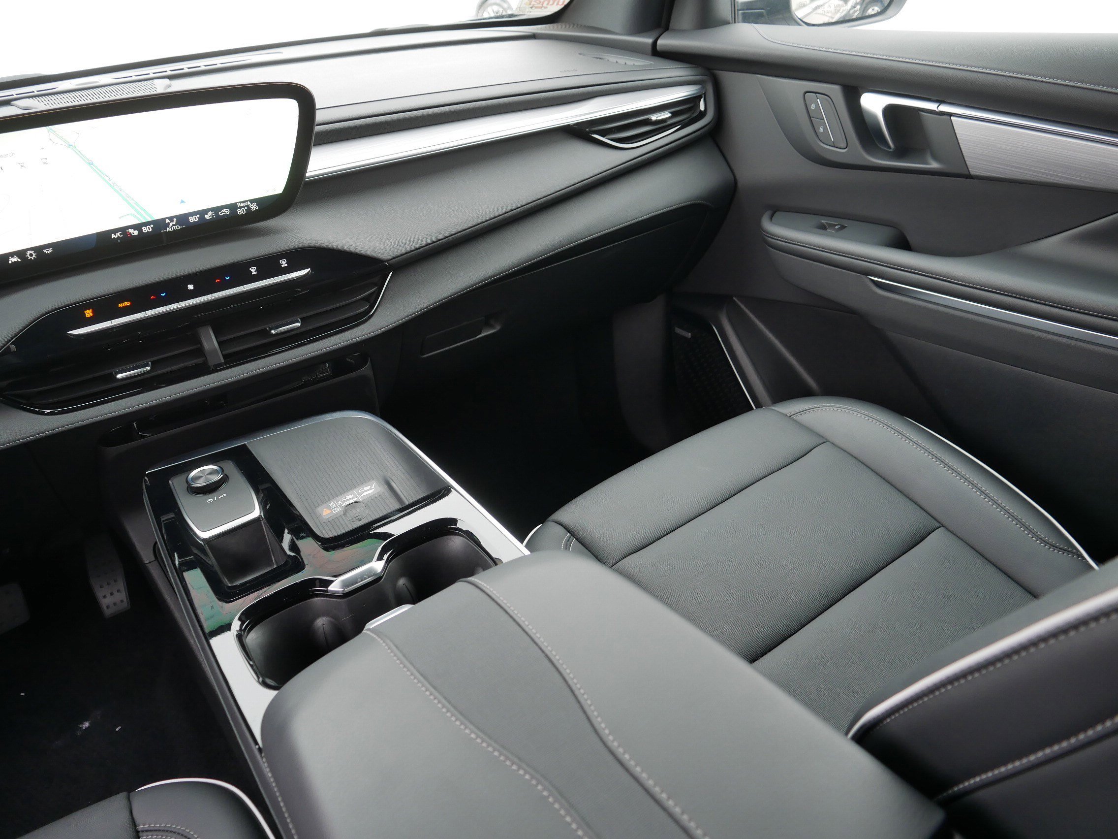 Used 2025 Buick Enclave Preferred image 11