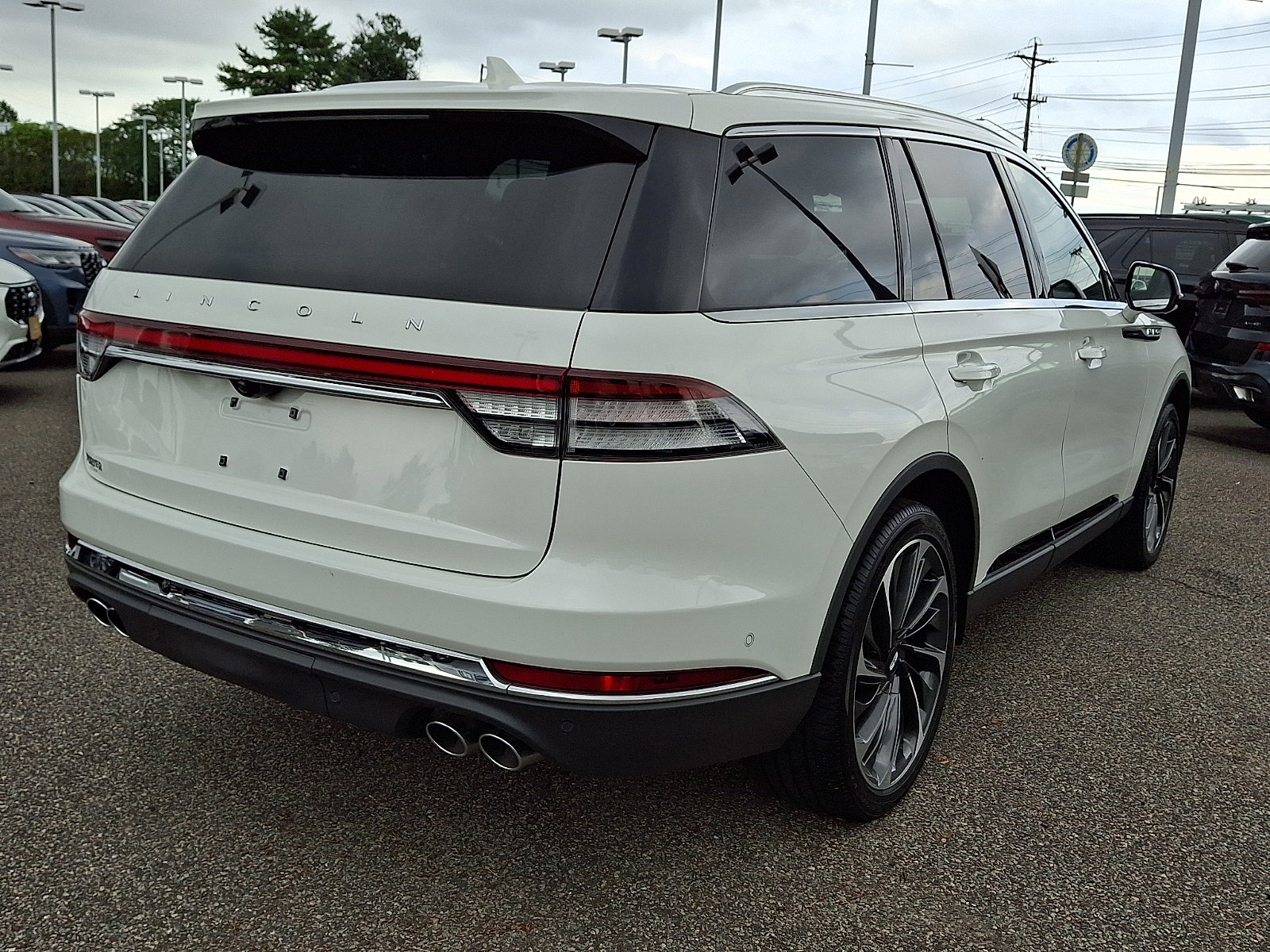 Used 2023 Lincoln Aviator Reserve w/ Equipment Group 201A AWD/4WD image 10