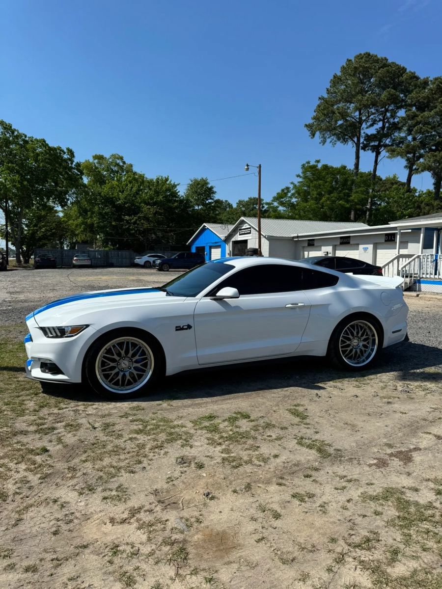 Used 2016 Ford Mustang GT RWD image 5