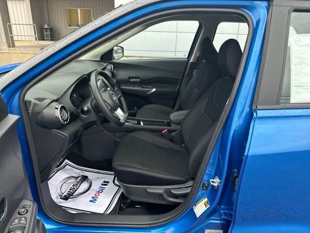 Used 2024 Nissan Kicks SV image 9