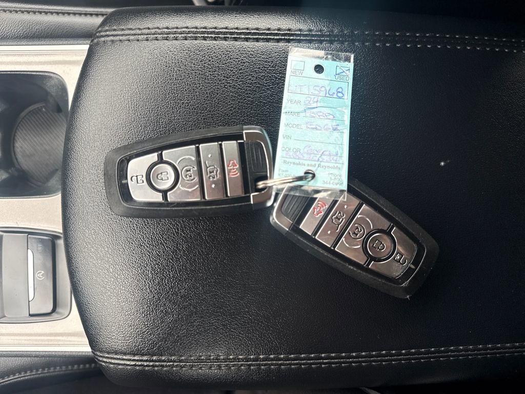 Used 2024 Ford Edge SEL w/ Convenience Package image 39
