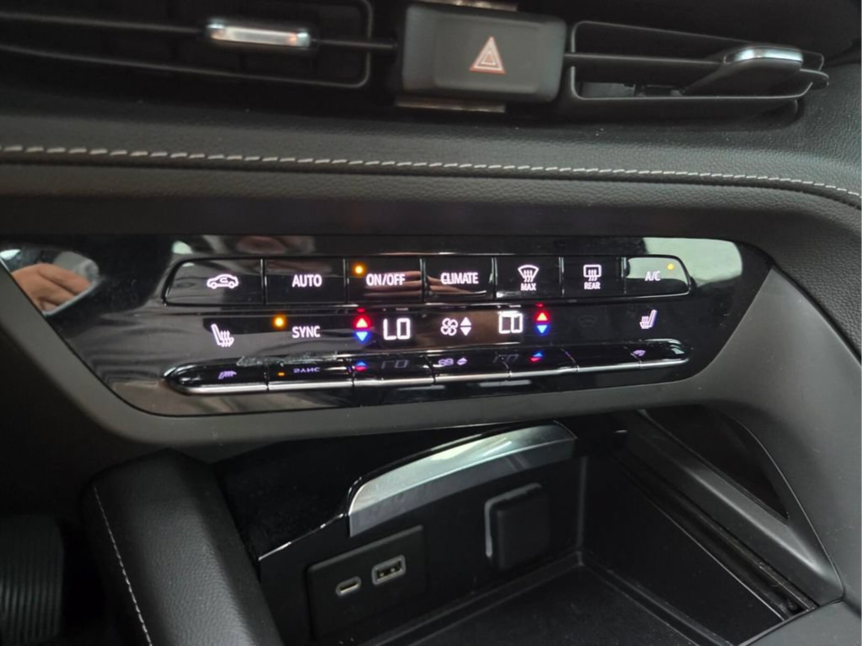 Used 2023 Buick Envision Essence FWD image 23