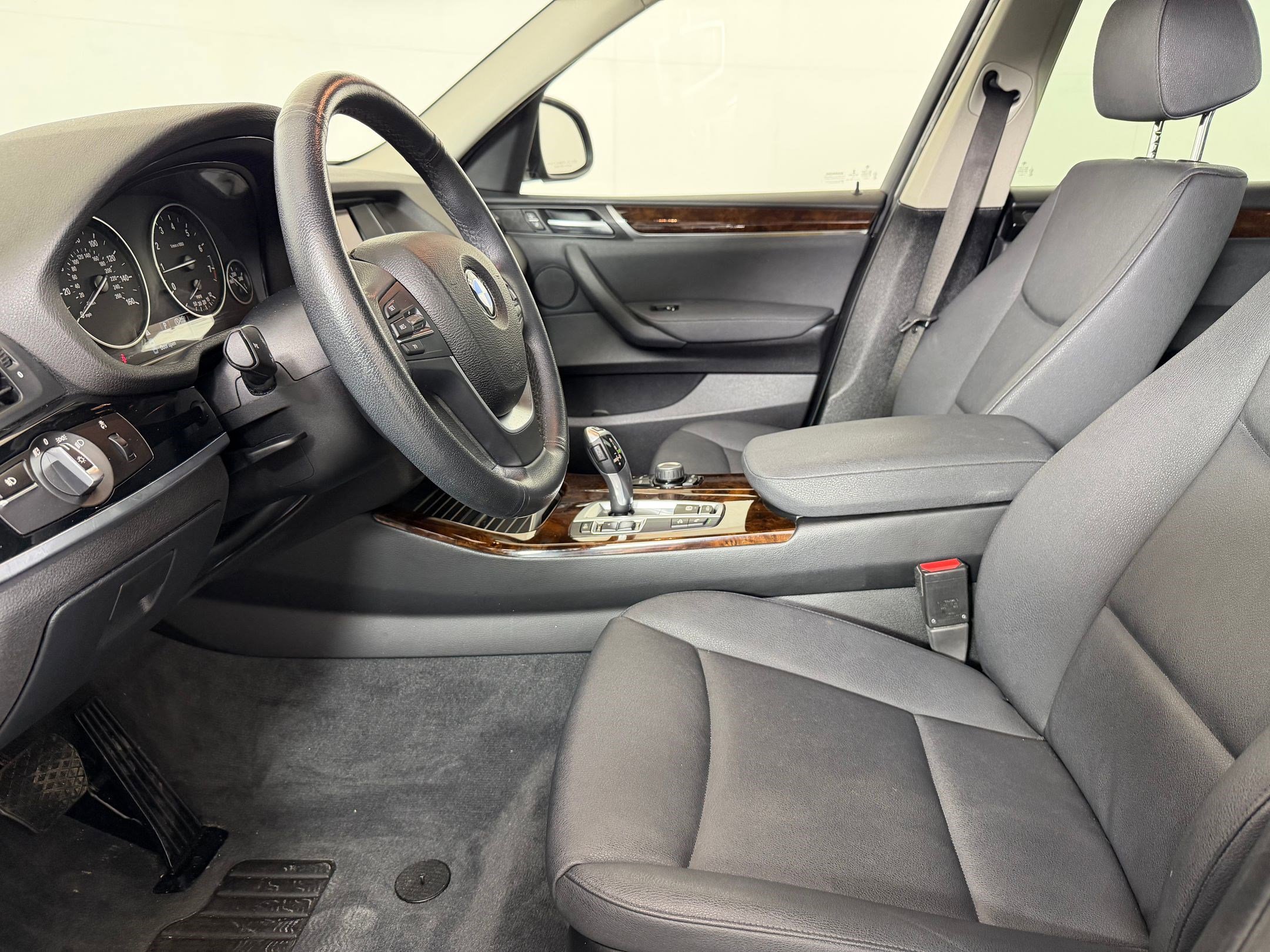 Used 2017 BMW X3 xDrive28i image 5