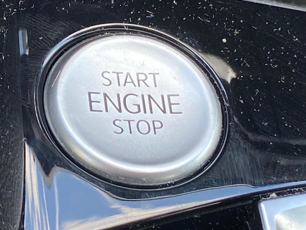 Certified 2024 Volkswagen Taos SE FWD image 17