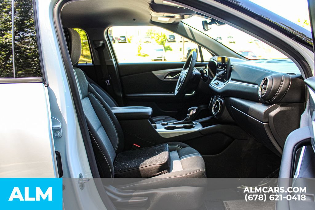 Used 2025 Chevrolet Blazer LT FWD image 21