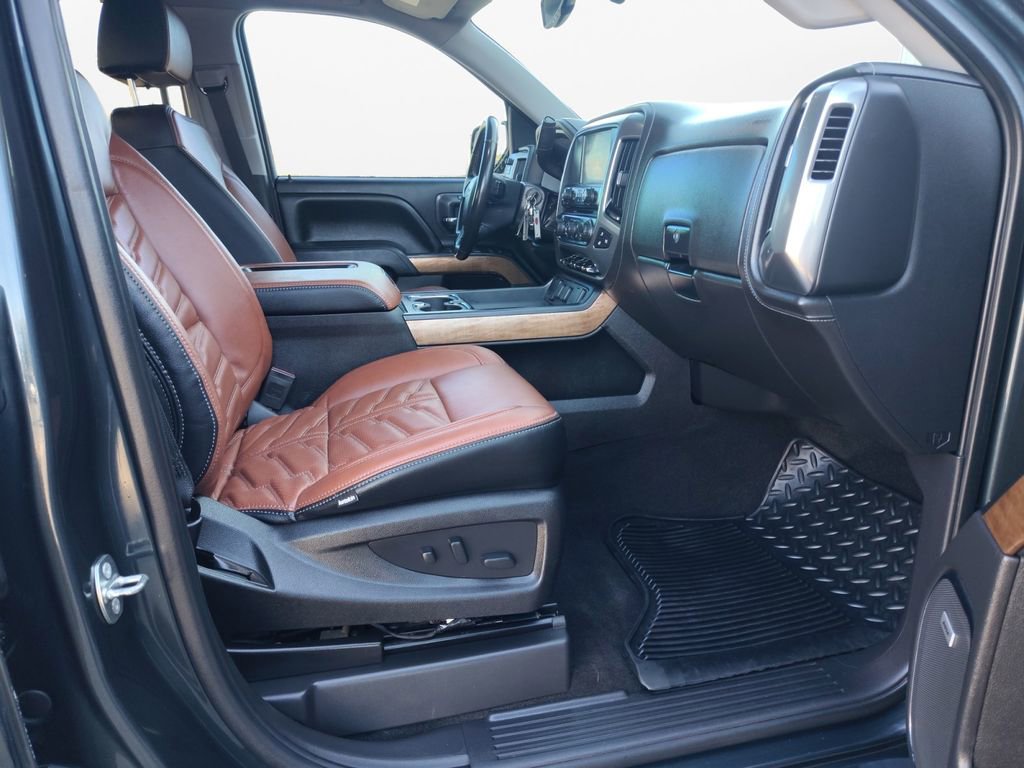 Used 2018 Chevrolet Silverado 1500 LTZ w/ Texas Edition image 24