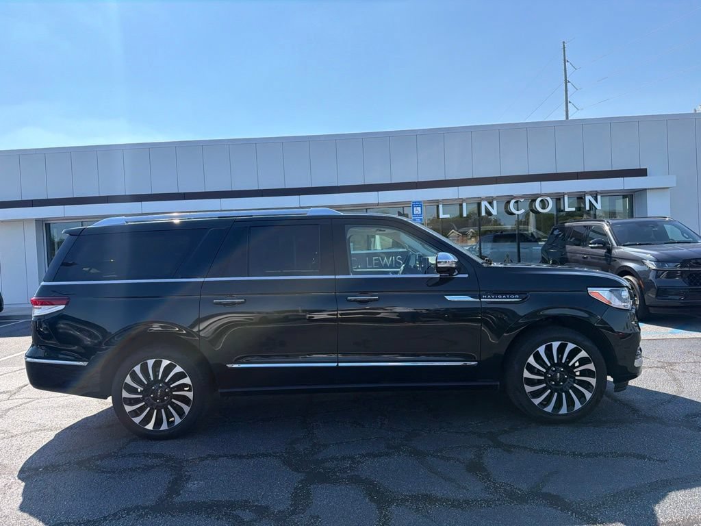 Used 2024 Lincoln Navigator L Black Label AWD/4WD image 4