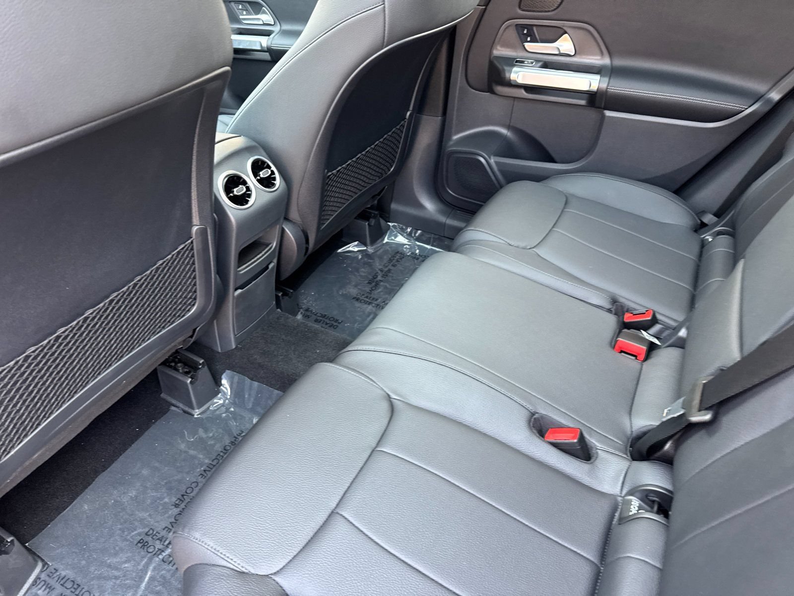 Certified 2024 Mercedes-Benz GLB 250 4MATIC image 11