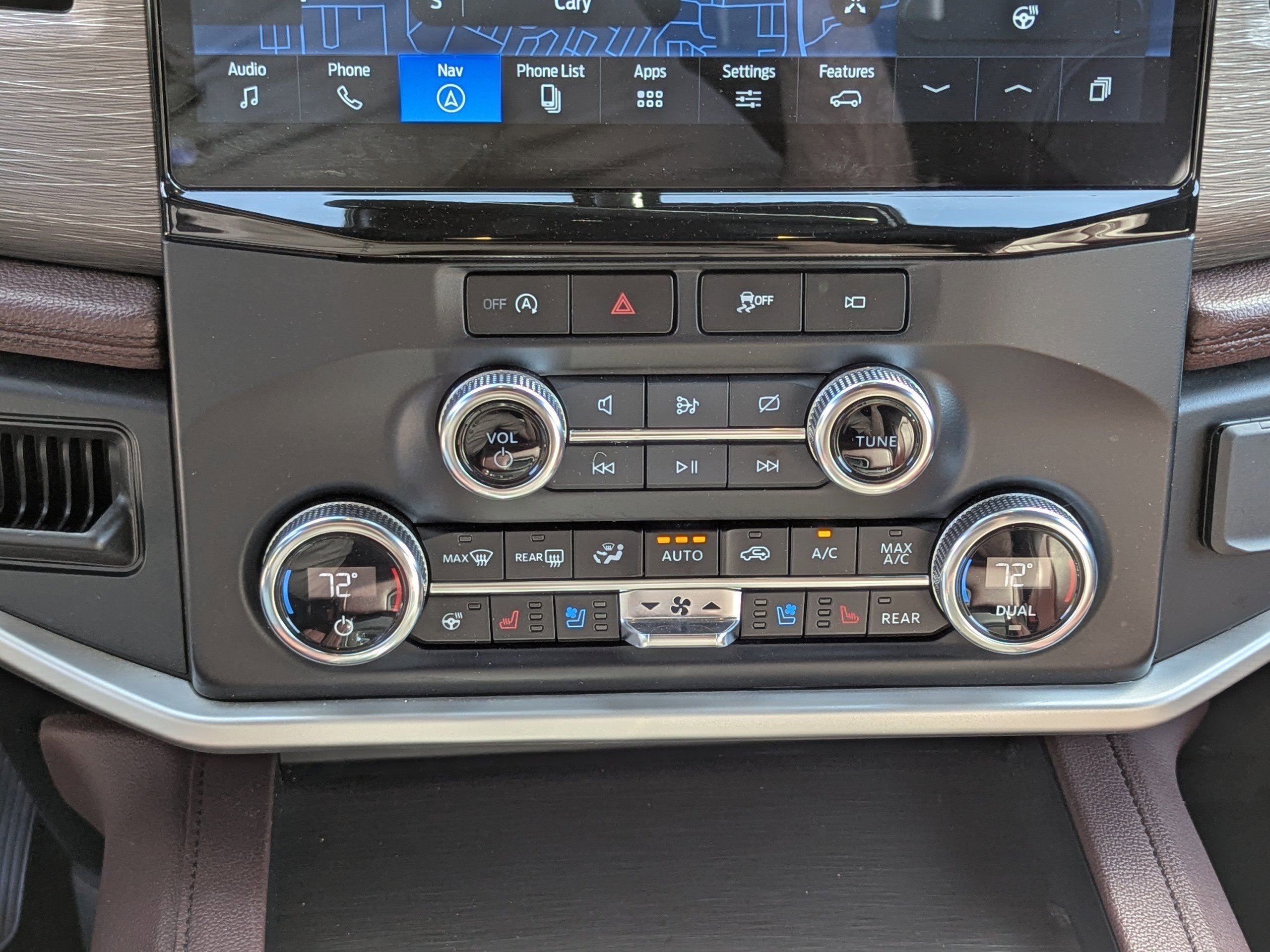 Used 2024 Ford Expedition Limited image 26