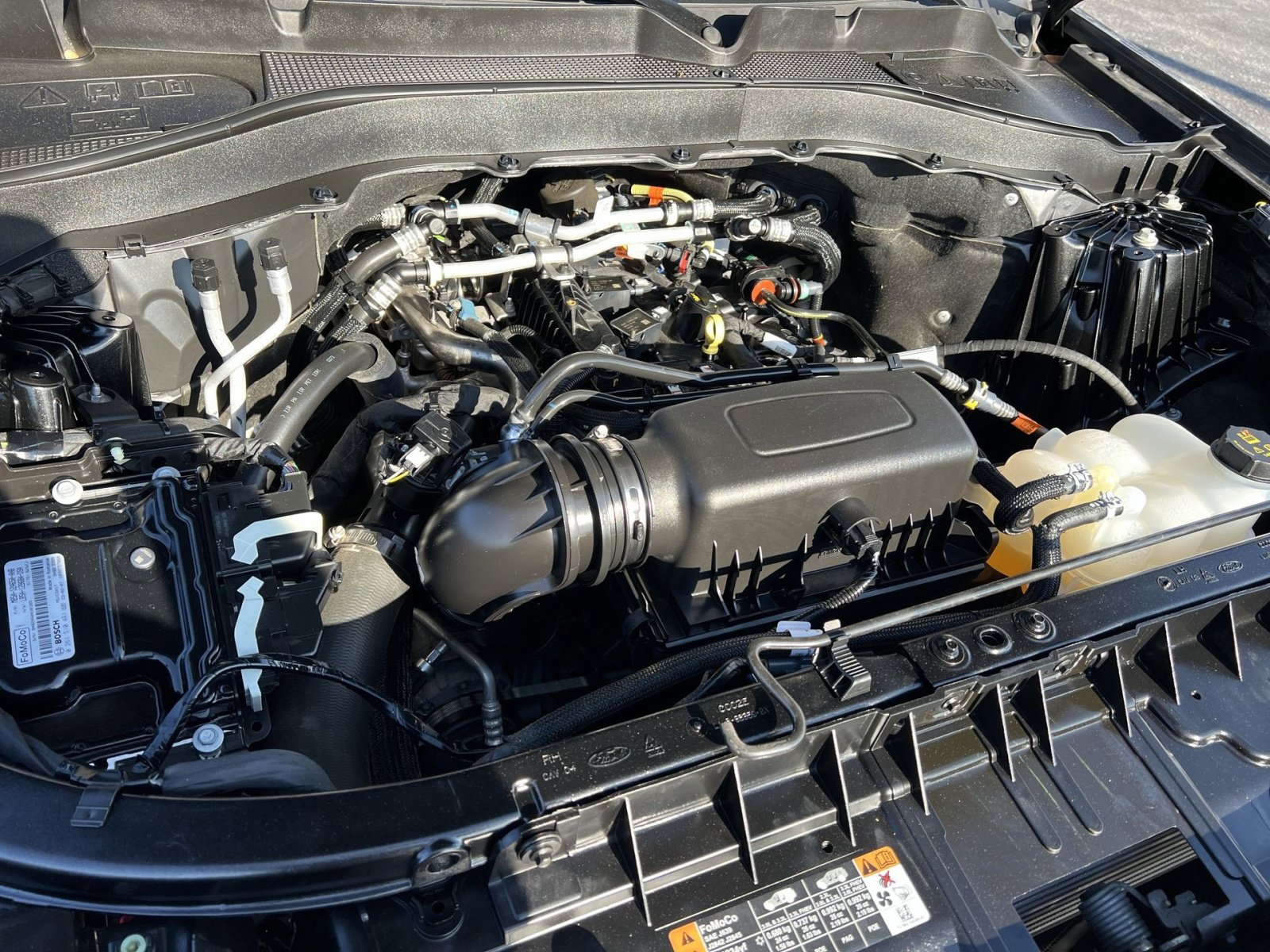 Used 2023 Ford Explorer XLT AWD/4WD image 35