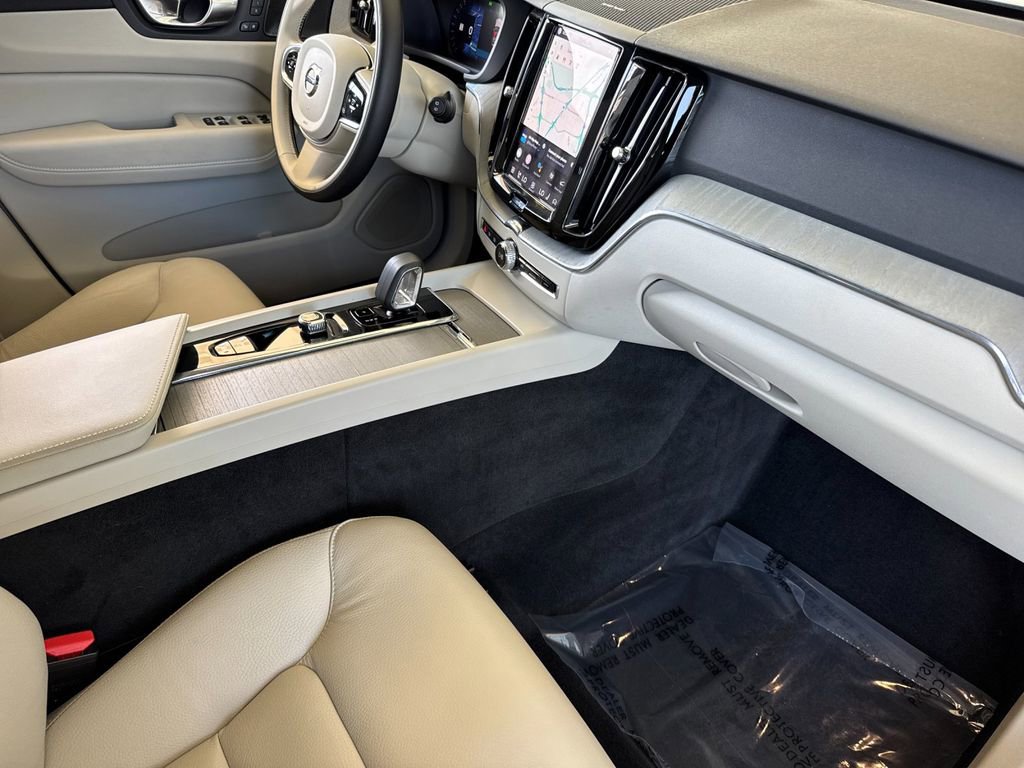 Certified 2024 Volvo XC60 B5 Plus w/ Protection Package Premier image 15