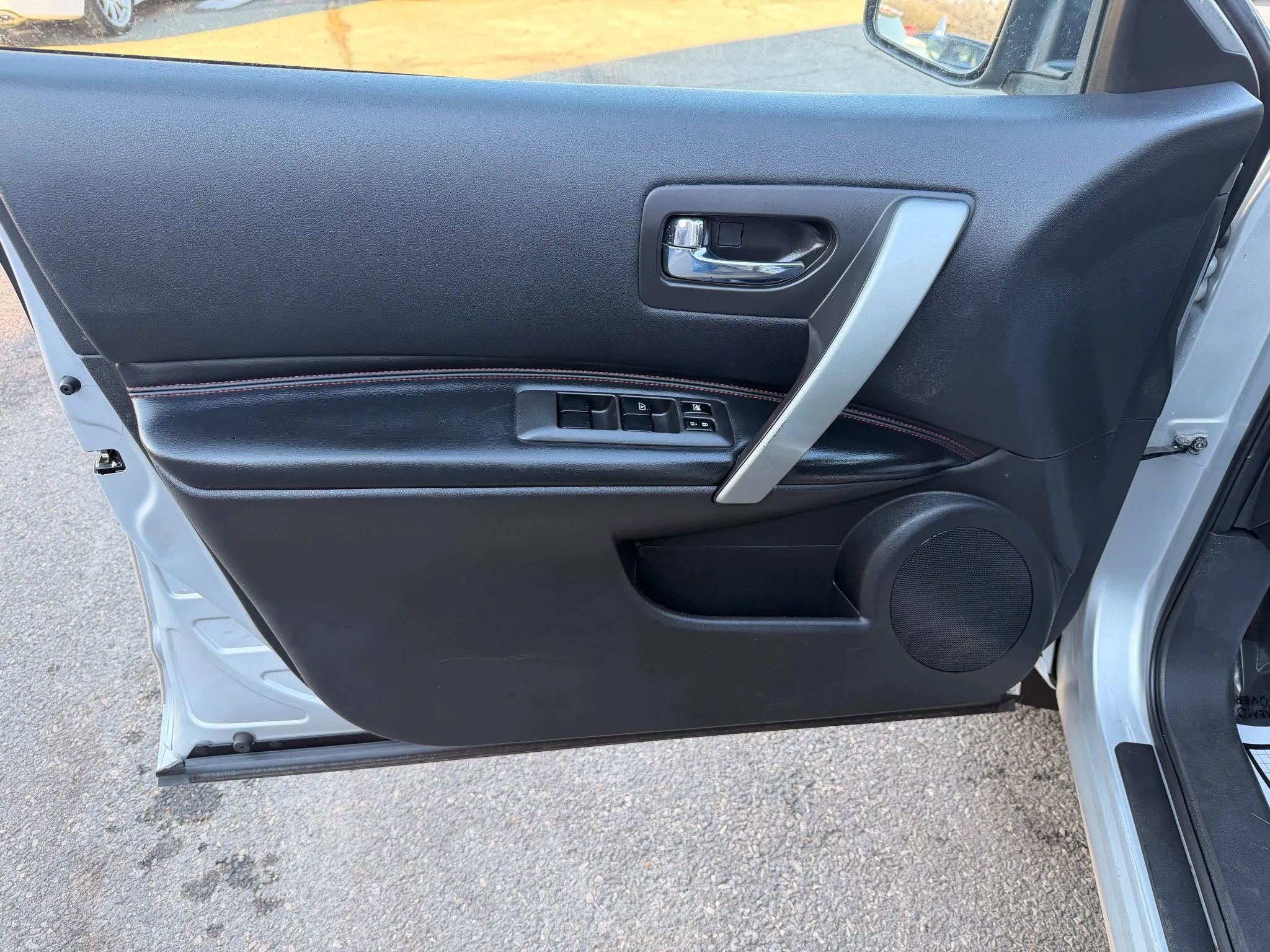 Used 2009 Nissan Rogue SL image 12