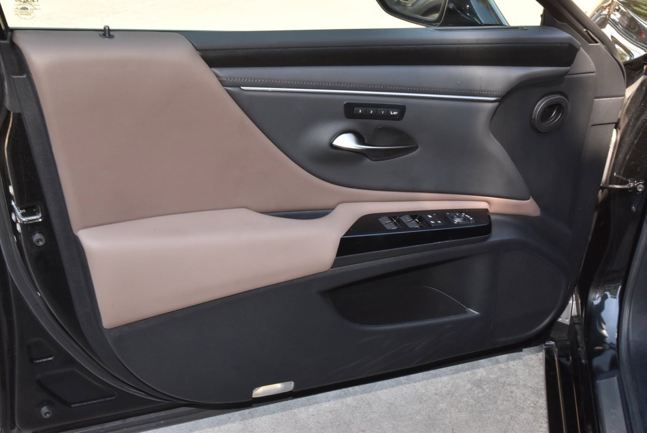 Used 2025 Lexus ES 350 w/ Premium Package FWD image 36
